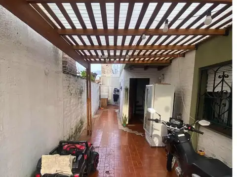 Casa 4 ambientes con 1 baño
