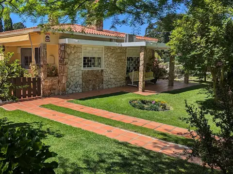 Casa en Venta en Atlantida, USD 330.000