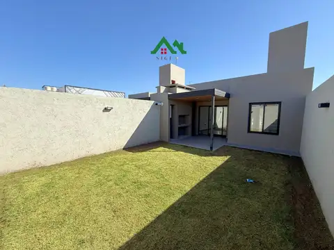 Casa a estrenar de 2 dormitorios en Docta con seguridad 24 hs y ubicación estratégica