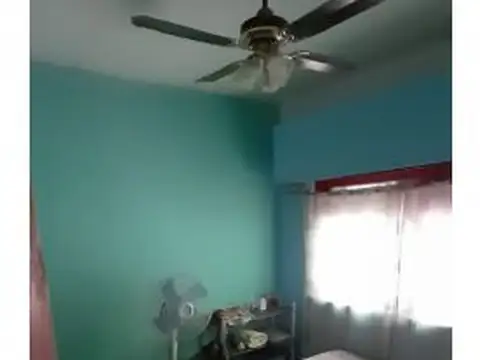 Casa 7 ambientes con 1 baño