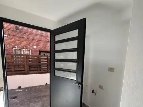 Duplex en alquiler de tres ambientes