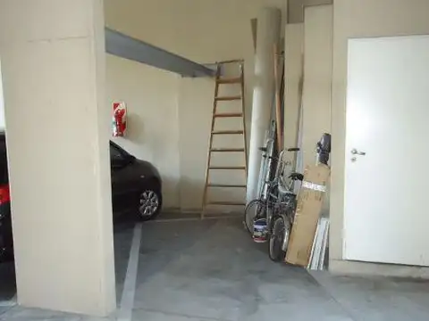 Cochera | CARRANZA, A. J. al 2000