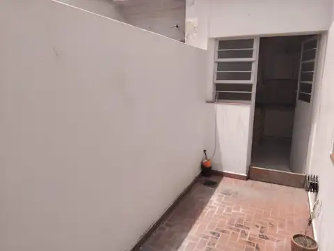 Depto Tipo Casa en Alquiler en Ramos Mejia, $ 600.000