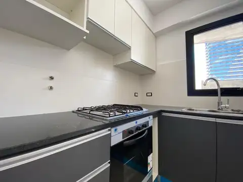 Venta - Departamento de dos dormitorios a estrenar con patio, en Refinería, Rosario