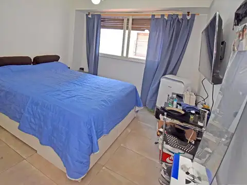 Acevedo 200 , Piso 5