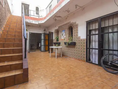 Casa en Flores 7 ambientes