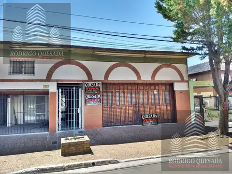 Local con espacio aéreo y plano aprobado para 4 unidades 