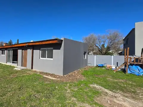 Casa quinta 3 ambientes en alquiler en La Reja, Moreno