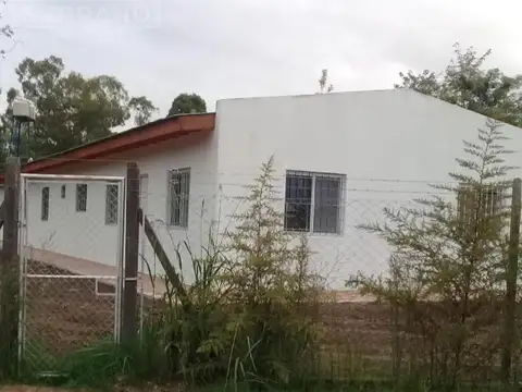 SDA. Venta condominio en blok 5 departamentos 2 ambientes. Barrio Los Pinos 200. Exaltacion de la Cruz