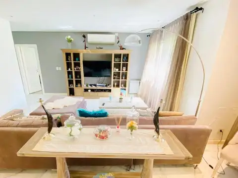 Casa en Venta en Barrio Parque Leloir, USD 1