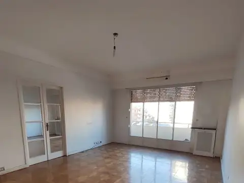 Venta departamento 3 ambientes c/dependencia,  baño y toilette