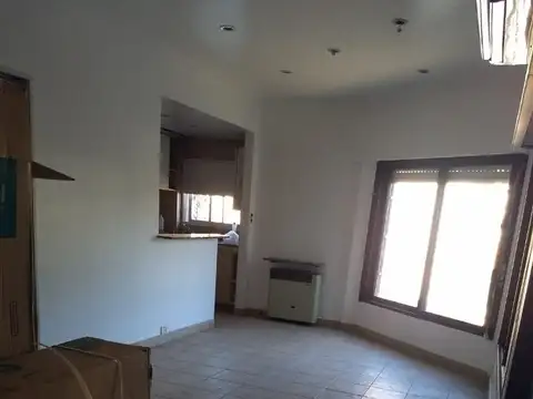 Depto Tipo Casa en Alquiler de 4 ambientes