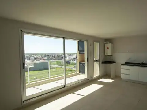 Departamento en venta de 2 dormitorios con balcón y cochera en Housing del Boulevard – Docta