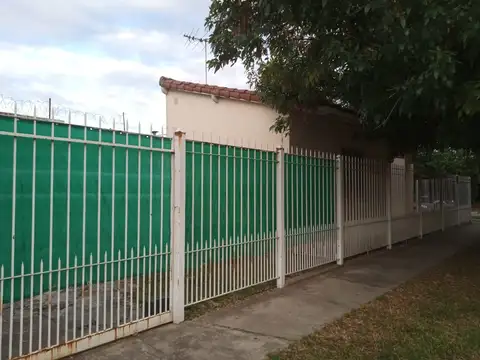Casa en venta-Quilmes Oeste