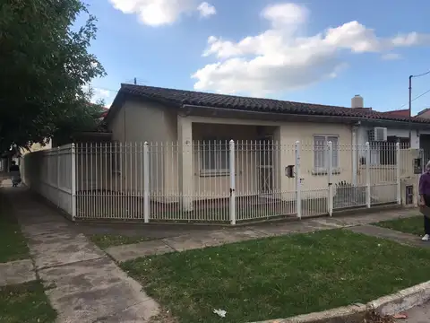 Casa en venta-Quilmes Oeste