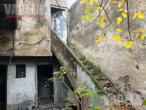 Remedios E. de San Martín 3700 Dep.8,66 x 24mtrs. A reciclar. Lote propio. Vs usos.