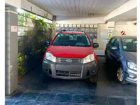 VENTA COCHERA  CUBIERTA EN VILLA URQUIZA