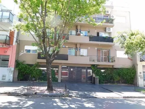 VENTA COCHERA  CUBIERTA EN VILLA URQUIZA