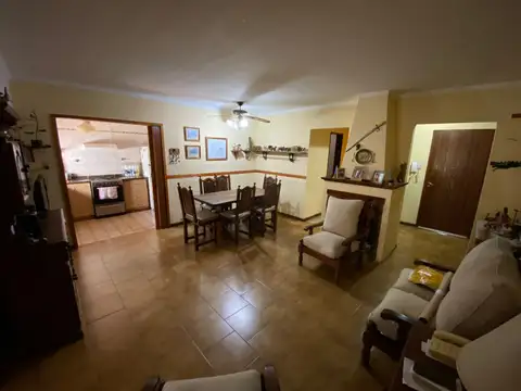 Casa 2 ambientes con 1 baño