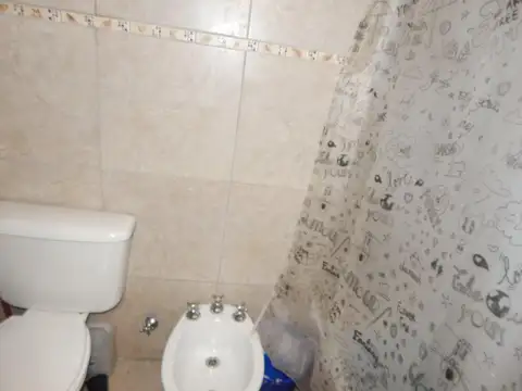 Departamento 4 ambientes con 2 baños