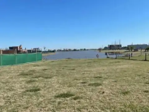 Terreno en Venta 30  mts Fondo