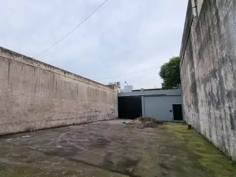 Excelente lote a 1 cuadra de Au. Perito Moreno y 3 de Gral. Paz!