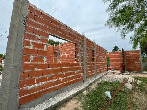 VENTA CASA LLAVE EN MANO - B. SAN RAMON - PILAR