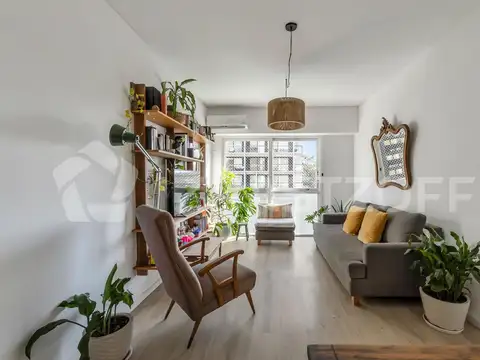 Departamento en Venta en Olivos de 3 dormitorios, super luminoso, vista abierta.