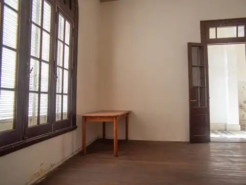 DOS PROPIEDADES - A RESTAURAR EN CTRO SUR!