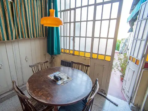 DOS PROPIEDADES - A RESTAURAR EN CTRO SUR!