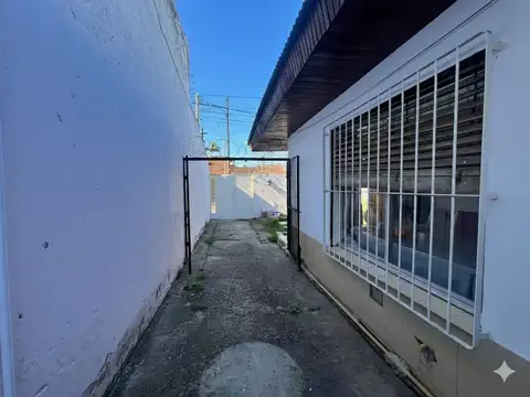 Casa 4 ambientes con 1 baño