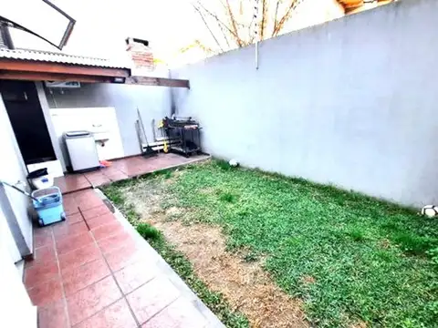 Depto Tipo Casa en Venta 6 años