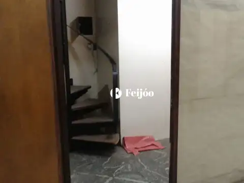 C Pellegrini 700, Piso PB