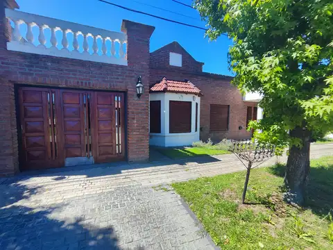 Hermosa Casa en 2 Lotes Bº Parque Ezperanza Lujan