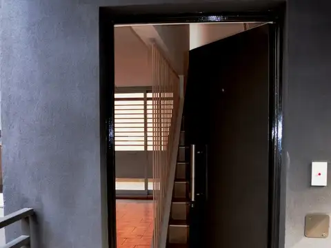 Depto Tipo Casa en Venta al Este