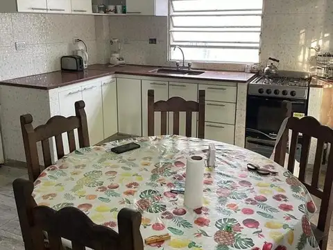 Casa en Venta con 4 cocheras