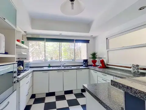 Casa en Alquiler en Pilar, USD 2.500