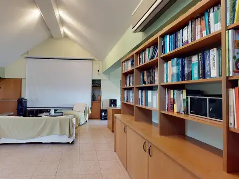 Casa en Venta con 4 cocheras