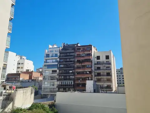 Departamento en Alquiler en Parque Rivadavia, $ 620.000