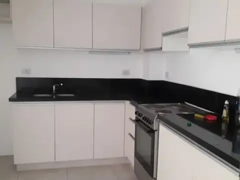Depto Tipo Casa en Alquiler en Centro, $ 700.000