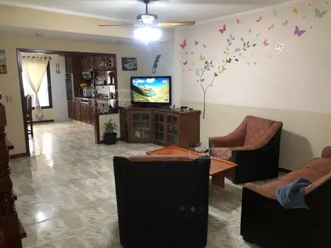 Depto Tipo Casa en Venta de 4 ambientes
