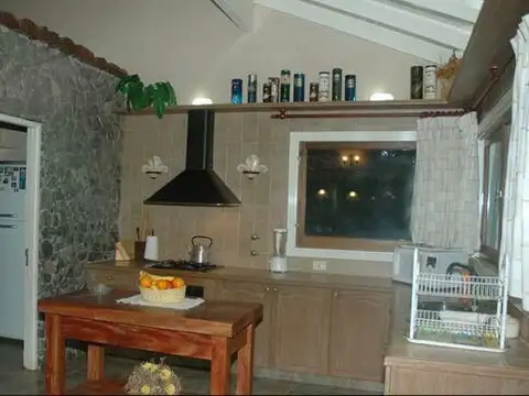 Casa en Venta con 3 cocheras