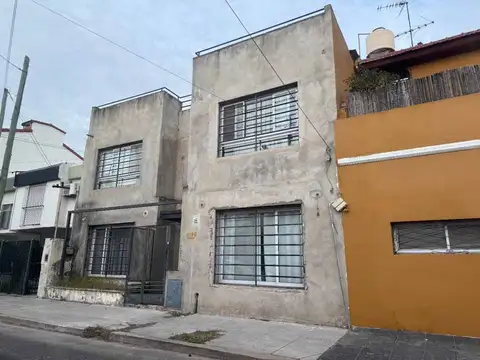 VENTA CASA PATIO Y TERRAZA A TERMINAR CARAPACHAY