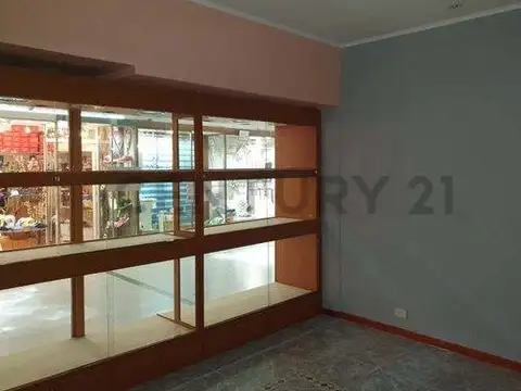 Av. Cabildo 1800, Piso 0