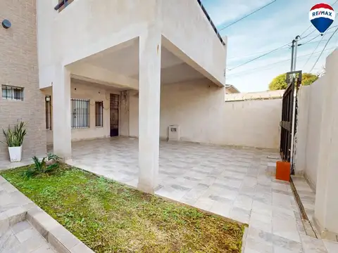 VENTA CASA 5 AMBIENTES BERAZATEGUI CENTRO