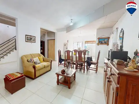 Casa 5 ambientes con 2 baños