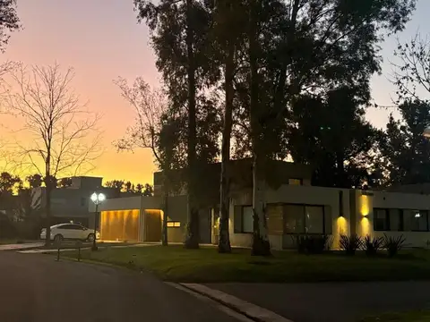 Casa en Venta en La Cesarina, USD 380.000