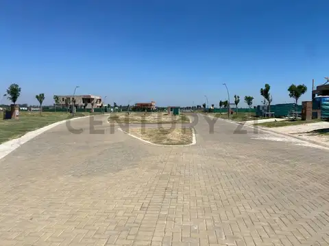 LINDISIMO LOTE AL AGUA EN RIBERAS