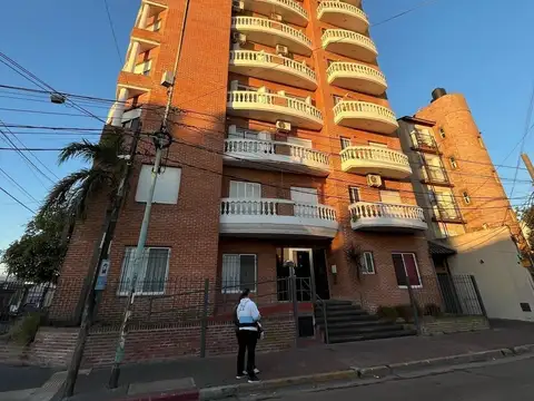 Departamento en venta - 3 Dormitorios 2 Baños - 117mts2 - Berazategui