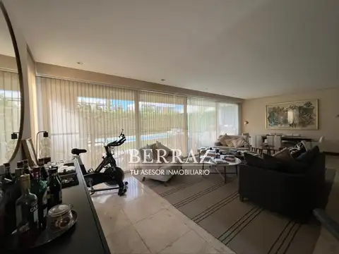 Casa 7 ambientes con 4 baños